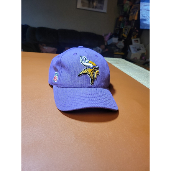 Vntg vikings nfl rbk on field signed hat strapback minisota - Picture 1 of 12
